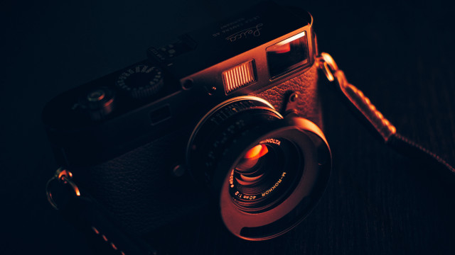 Camera flash table phone elsa free wallpaper for desktop - medium preview image