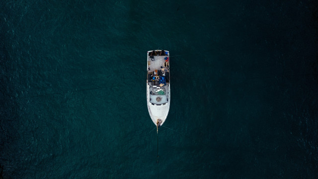 Boat people man minimalism cinematic free wallpaper for desktop - medium preview image
