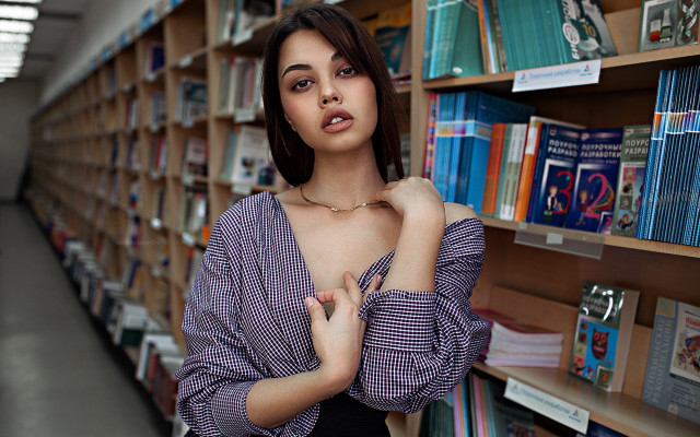 Library book shelf fashion portrait free wallpaper for desktop - medium preview image
