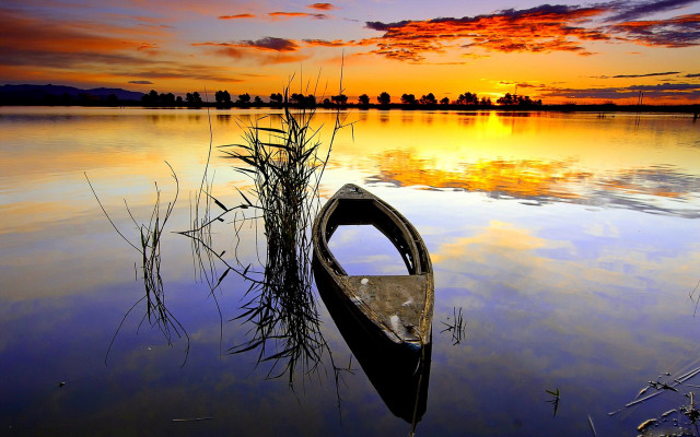 Canoe sunset reflection sky water free wallpaper for desktop - medium preview image