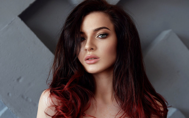 Red haired woman gray background free wallpaper for desktop - medium preview image