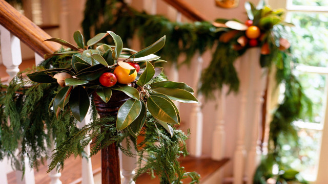 Christmas garland fruit greenery banister free wallpaper for desktop - medium preview image