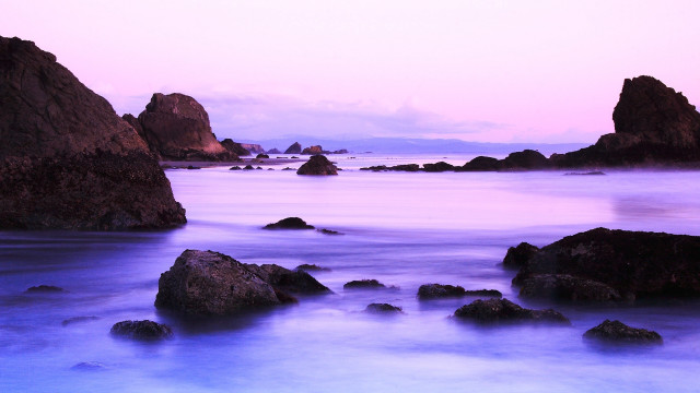 Rocky beach purple sky mountains free wallpaper for desktop - medium preview image