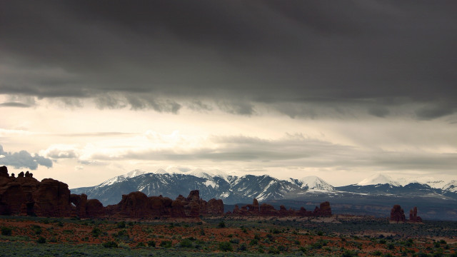 Cloudy mountain horse sunset lake free wallpaper for desktop - medium preview image