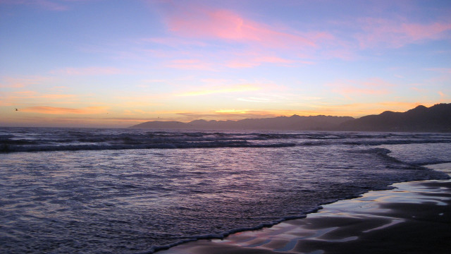 Sunset ocean waves mountains city #2 free wallpaper for desktop - medium preview image