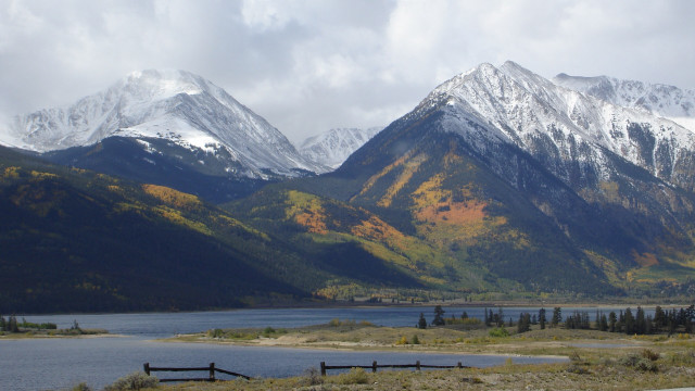 Mountain lake trees horizon cloudy free wallpaper for desktop - medium preview image