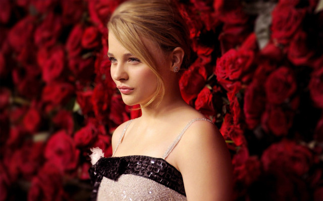 Woman dress roses flower hair free wallpaper for desktop - medium preview image