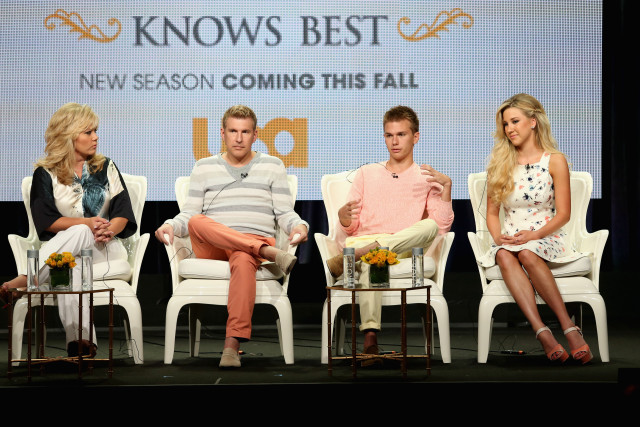 People chairs screen know best free wallpaper for desktop - medium preview image