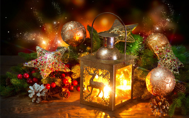 Lantern deer christmas decorations table free wallpaper for desktop - medium preview image