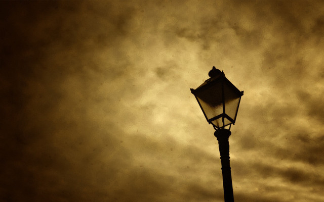 Street light cloudy sky bird free wallpaper for desktop - medium preview image