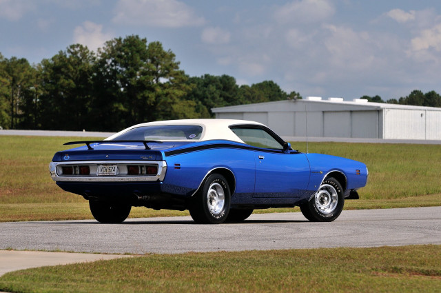 Blue car road nature clouds free wallpaper for desktop - medium preview image