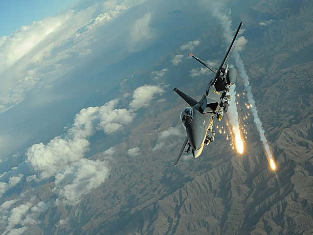 Fighter jet missiles flying air free wallpaper for desktop - medium preview image