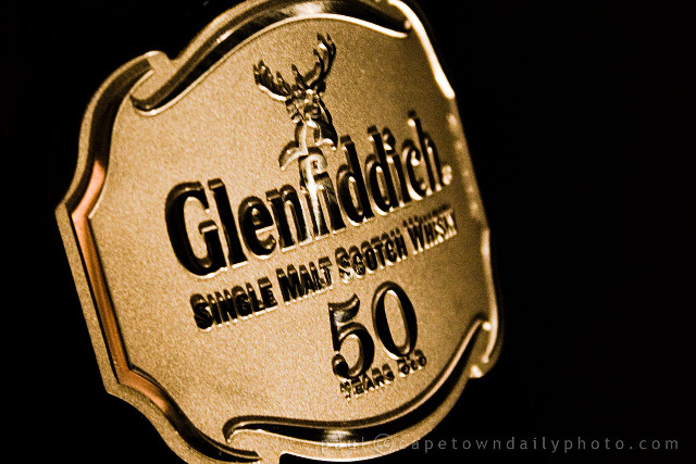 Golden sign deer glenndtich closeup free wallpaper for desktop - medium preview image