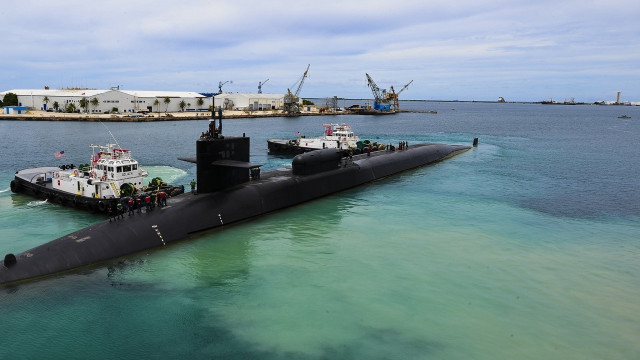 Submarine dock building cranes boat free wallpaper for desktop - medium preview image