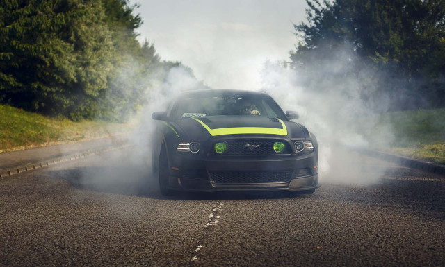 Car yellow stripe smoke cobra free wallpaper for desktop - medium preview image
