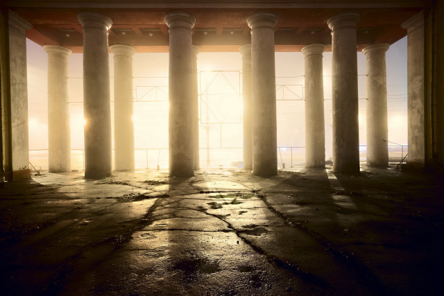 Dilapidated room columns sunset light free wallpaper for desktop - medium preview image