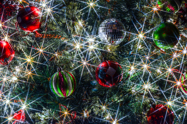 Christmas tree ornaments lights disco free wallpaper for desktop - medium preview image