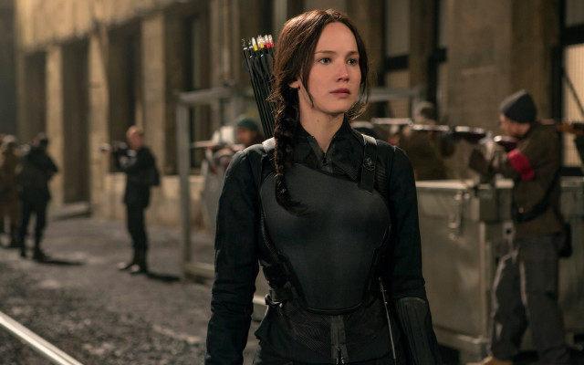 Woman bow archer street neoclassic free wallpaper for desktop - medium preview image