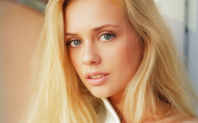 Blonde haired blue eyed woman #6 free wallpaper for desktop - medium preview image