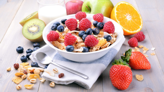 Cereal fruit milk table berries free wallpaper for desktop - medium preview image