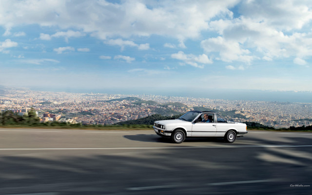 White car city horizon beach free wallpaper for desktop - medium preview image