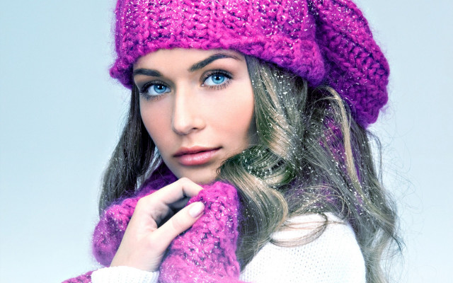 Eszter mattioni purple hat scarf free wallpaper for desktop - medium preview image