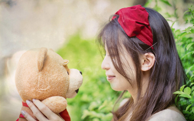 Woman teddy bear smiling red free wallpaper for desktop - medium preview image