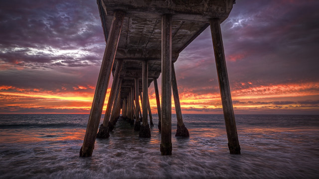 Pier sunset water clouds city free wallpaper for desktop - medium preview image
