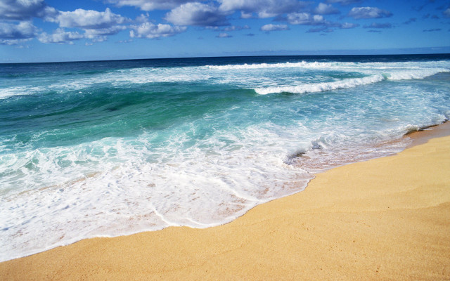Beach waves shore blue sky free wallpaper for desktop - medium preview image