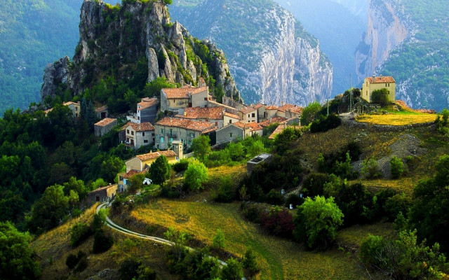 Mountain village valley tiltshift landscape free wallpaper for desktop - medium preview image