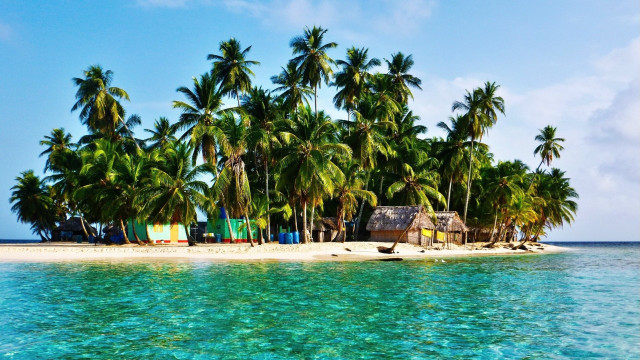 Beach hut palm trees ocean #2 free wallpaper for desktop - medium preview image