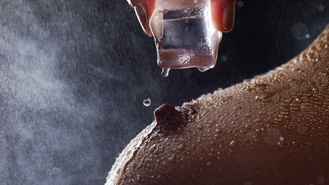 Transgressive photorealistic ice planet night free wallpaper for desktop - medium preview image