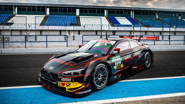 Car race track sky blue free wallpaper for desktop - medium preview image