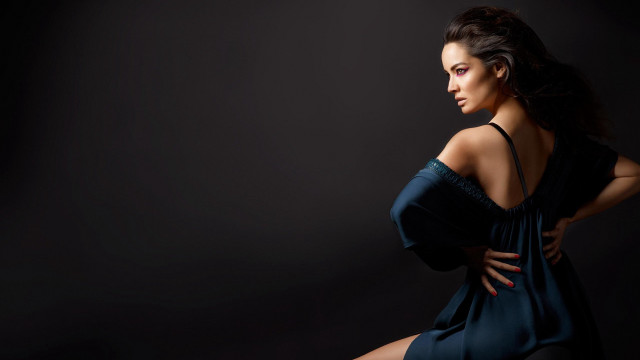 Woman blue dress pose makeup free wallpaper for desktop - medium preview image