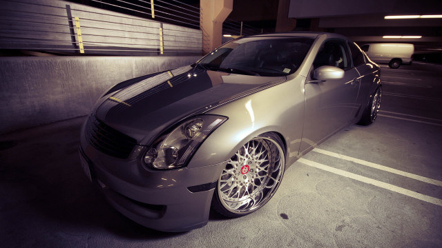 Silver car parking garage night free wallpaper for desktop - medium preview image