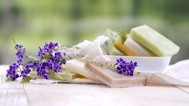 Bowl soap flowers table florianne free wallpaper for desktop - medium preview image