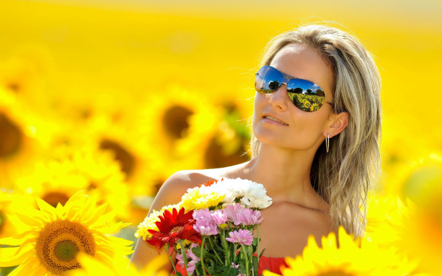 Woman sunglasses bouquet sunflowers yellow free wallpaper for desktop - medium preview image