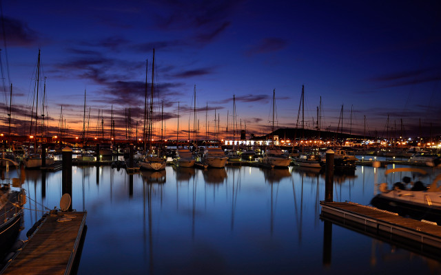 Marina boats sunset cityscape night free wallpaper for desktop - medium preview image