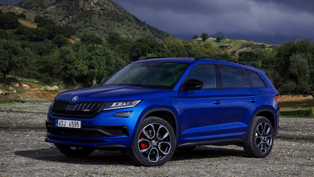 Blue skunk mountain gravel clouds free wallpaper for desktop - medium preview image