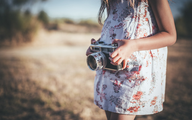 Girl camera field sky dress free wallpaper for desktop - medium preview image