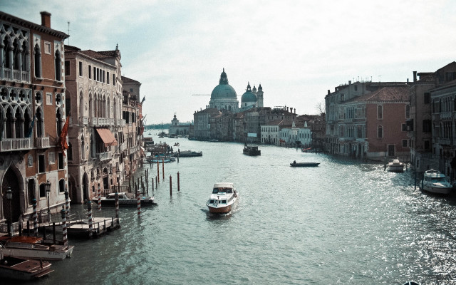 Venice canal matte painting bridge free wallpaper for desktop - medium preview image