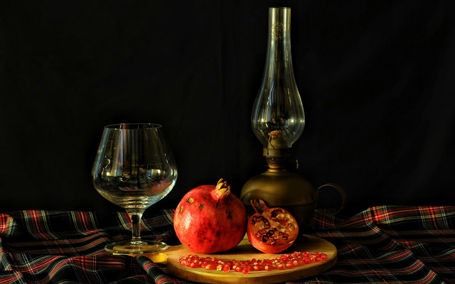 Wine pomegranate stilllife photorealistic plaids free wallpaper for desktop - medium preview image