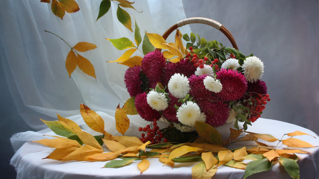 Basket flowers leaves table folk free wallpaper for desktop - medium preview image