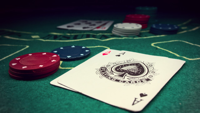 Poker table card chips green free wallpaper for desktop - medium preview image