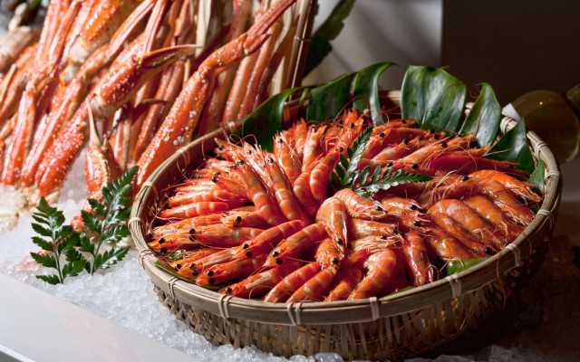 Shrimp basket seafood table professional free wallpaper for desktop - medium preview image