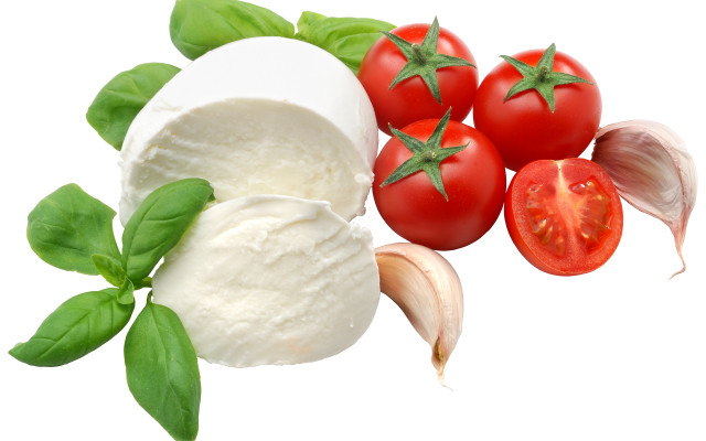 Mozzarella tomatoes garlic basil green free wallpaper for desktop - medium preview image