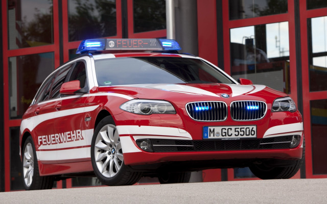 Police car viennese actionism digital free wallpaper for desktop - medium preview image
