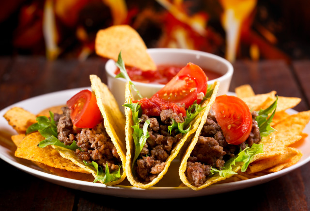 Tacos meat tomatoes chips fire free wallpaper for desktop - medium preview image