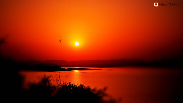 Sunset waterboat lighthouse autumn matte free wallpaper for desktop - medium preview image