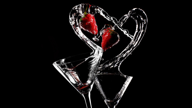 Wine strawberries heart glass lyco free wallpaper for desktop - medium preview image